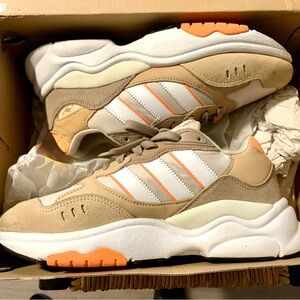 NWOT Adidas Retrpohy F90 Sneakers